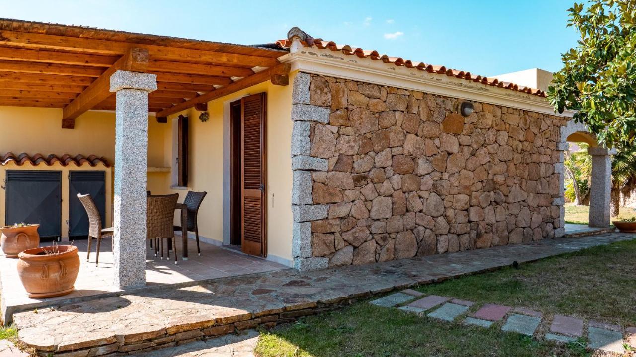 Villetta Con Giardino A Budoni Exterior photo