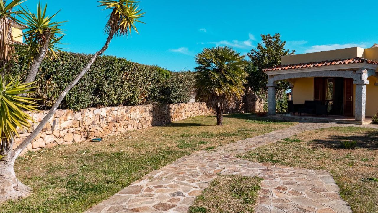 Villetta Con Giardino A Budoni Exterior photo