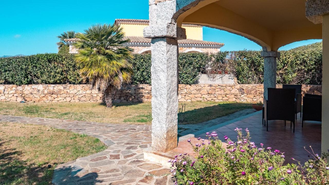 Villetta Con Giardino A Budoni Exterior photo
